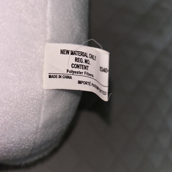 HELLO KITTY PLUSH - Picture 3 of 6